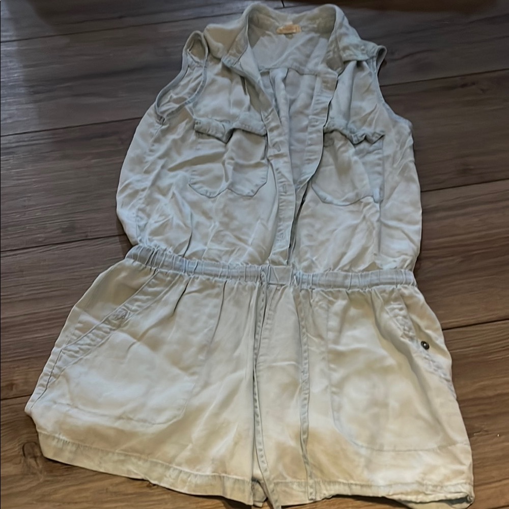 Sleeveless Light Gray Romper
